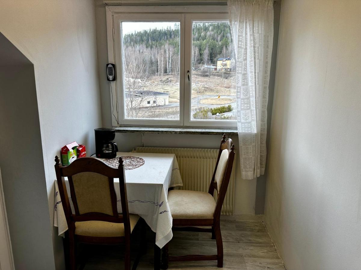 Ljungaverk Takvaning Med Ekgolv Och Badkar Naera Aelven エクステリア 写真