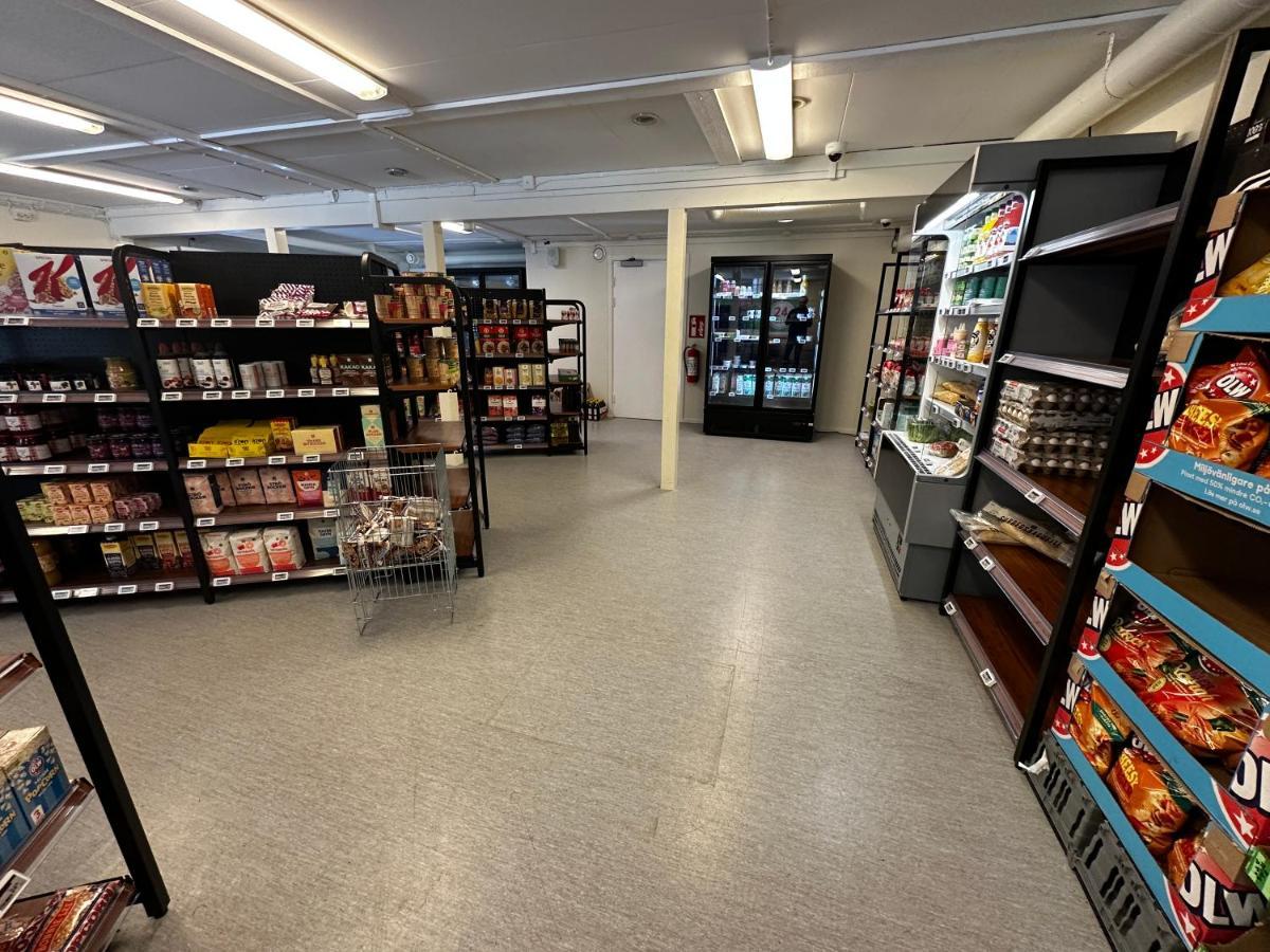 Ljungaverk Takvaning Med Ekgolv Och Badkar Naera Aelven エクステリア 写真